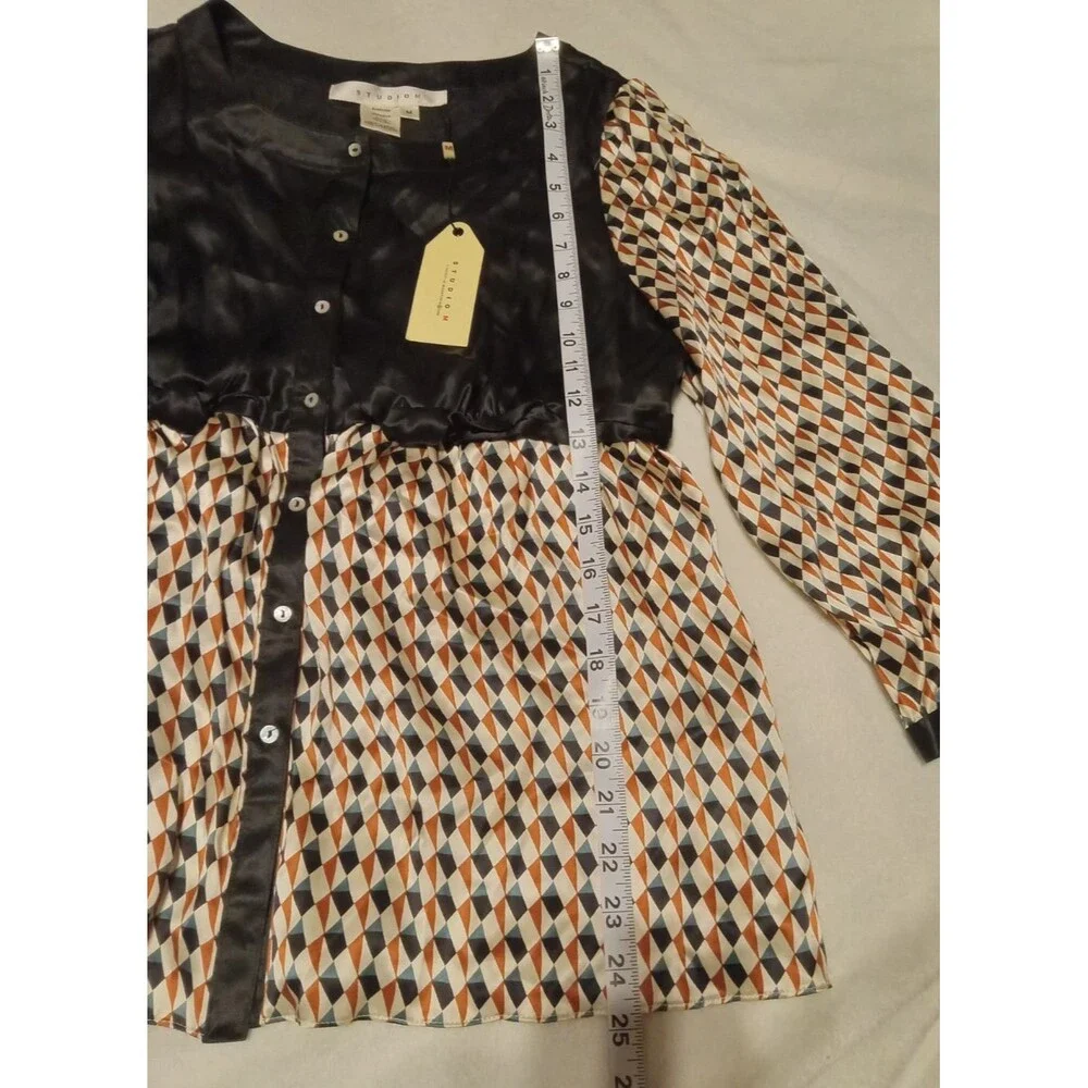 Studio M 100% Silk Blouse Medium - Picture 9 of 11
